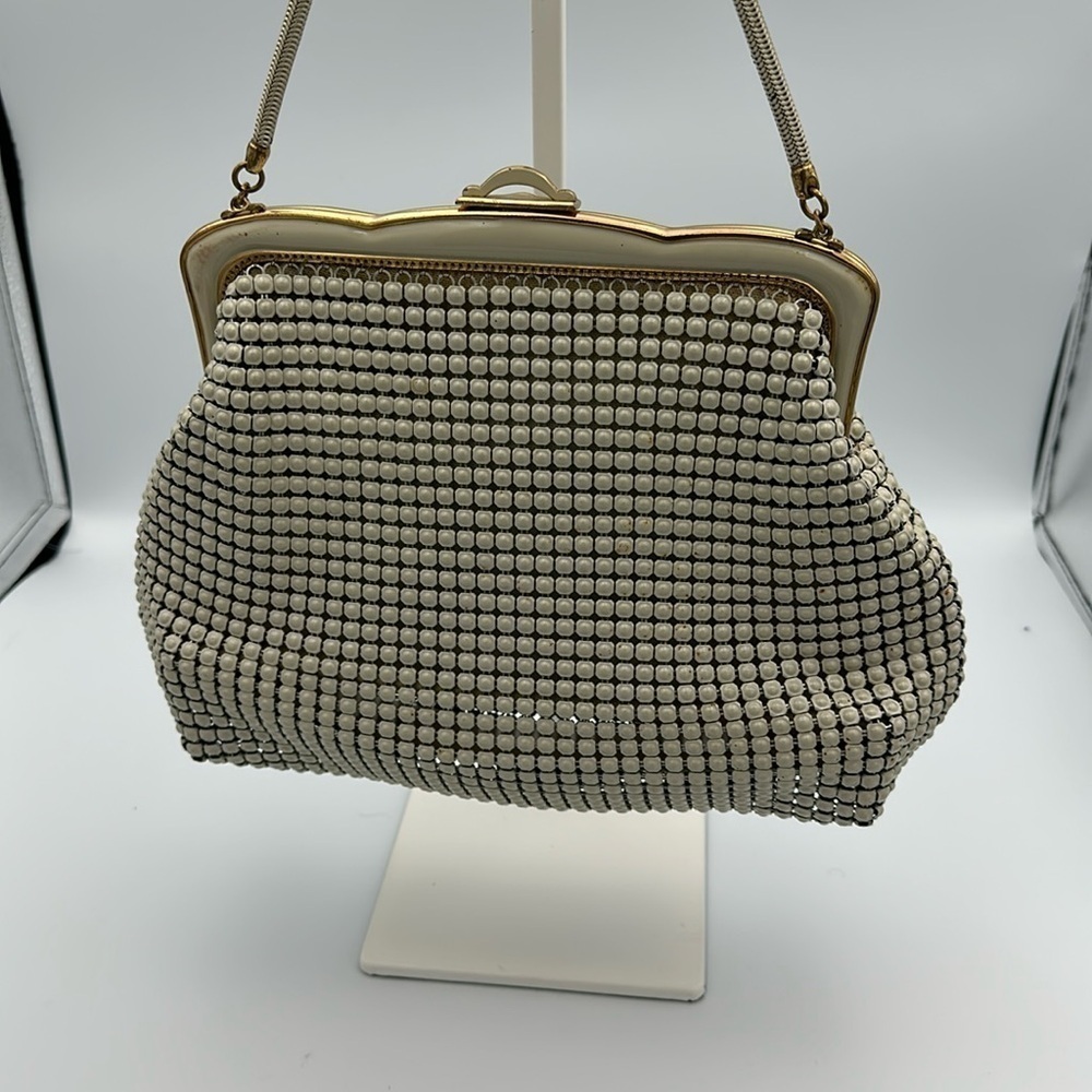 Vintage '70s Oroton Mesh Evening Purse in Gardenia Color - Picture 2 of 14